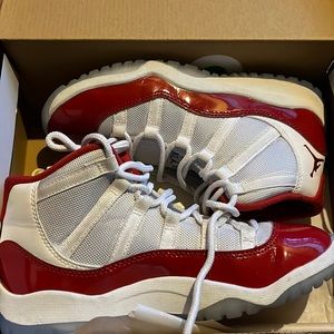 Jordan 11 Cherry